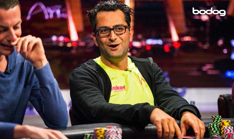 Antonio Esfandiari 