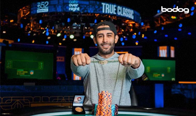 ganador powerfest poker n1ceFTW con su brazalete del PowerFest