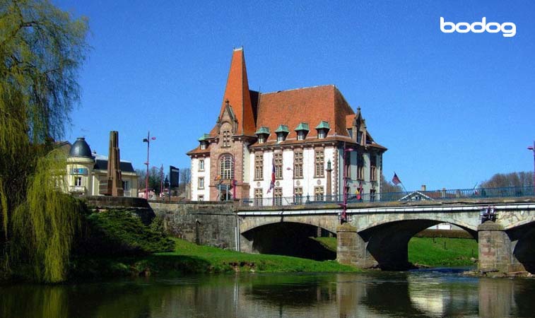 cidade Baccarat na região de Meurthe-et-Moselle