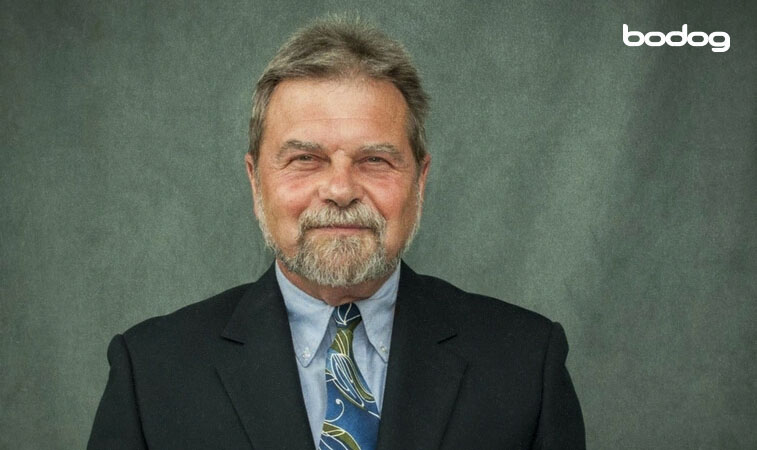 Arnold Snyder