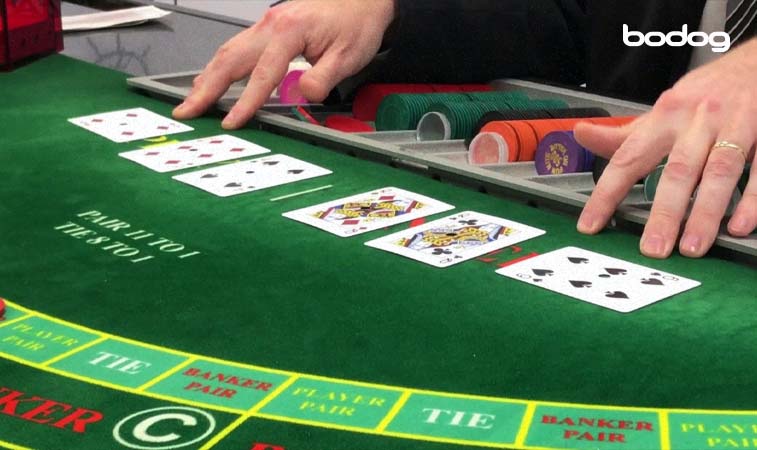 mano baccarat juego Mesa de baccarat con cartas