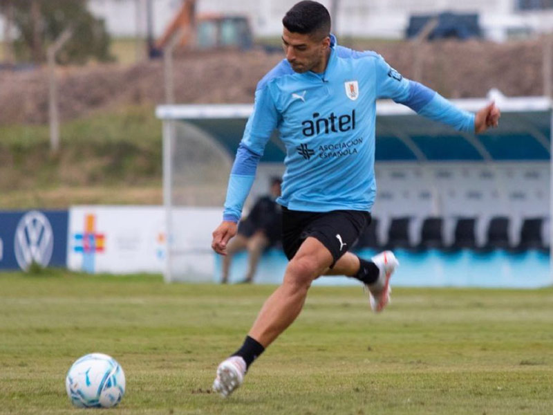 suarez entrenamiento uruguay