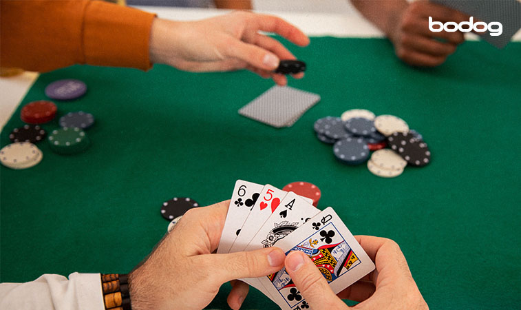 Identificar a melhor ação para cada posição na mesa