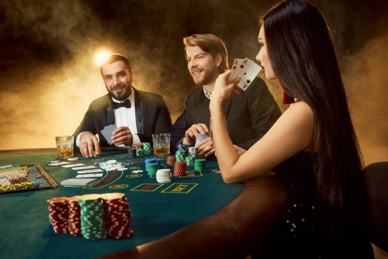 como hacer movimiento de poker