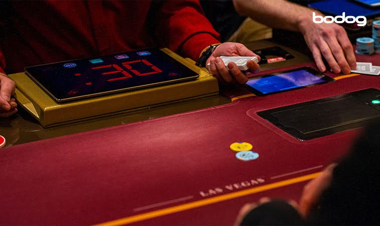 mesa action clock Reloj en mesa de poker