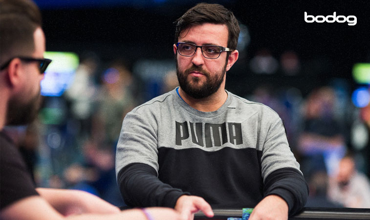 André Akkari em torneio de poker