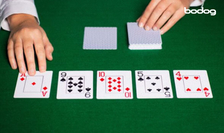 river poker apostas Dealer distribuindo 4 cartas comunitárias