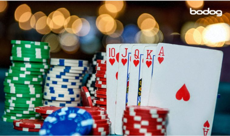 royal flush poker Baralho com um Royal Flush e monte de fichas