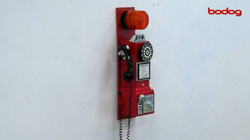 telefono rojo gh