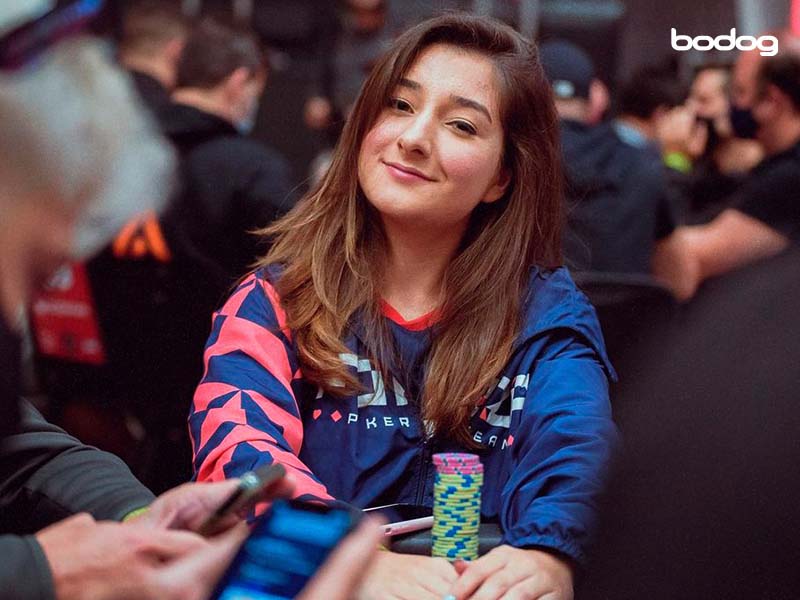 historico poker thalya
