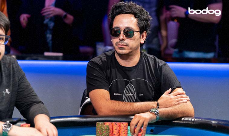 Ángel Guillén jugando poker en un torneo de WSOP