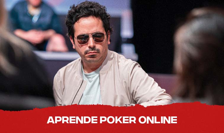 Ángel Guillén jugando poker en un torneo en vivo