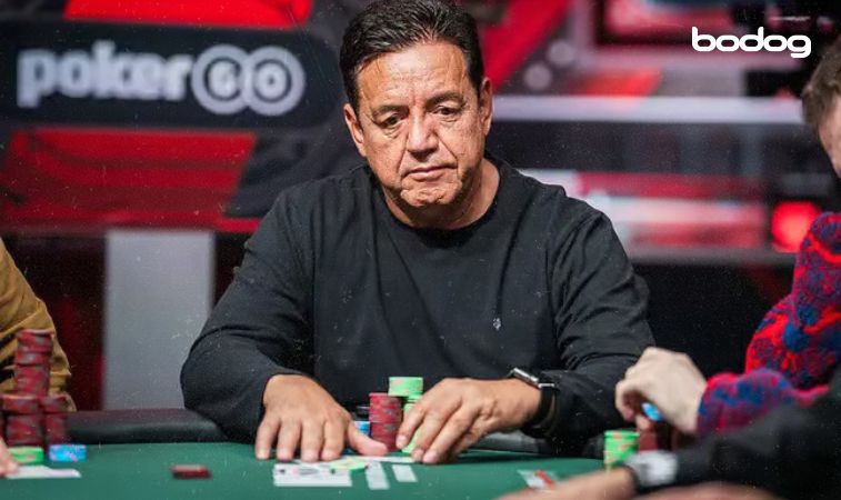 Luis Velador durante un torneo de poker