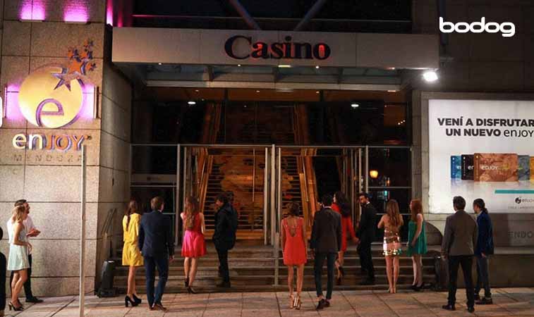 Entrada cosmo casino en Mendoza