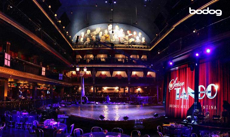 Escenario de señor tango
