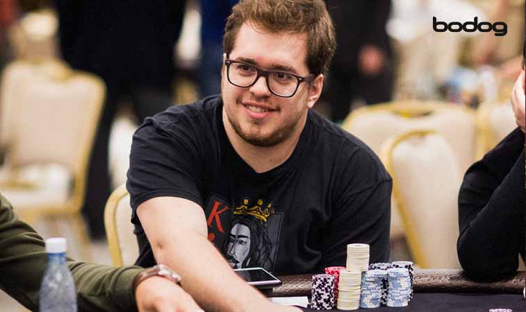 Ezequiel Waigel en mesa de poker
